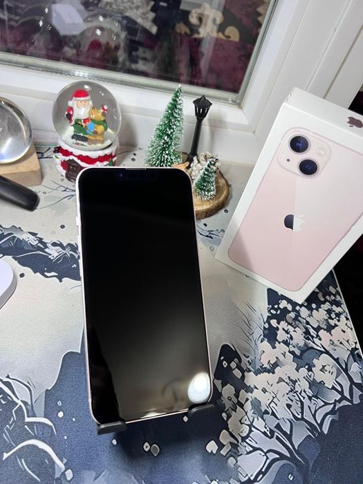 Продам Айфон 13.