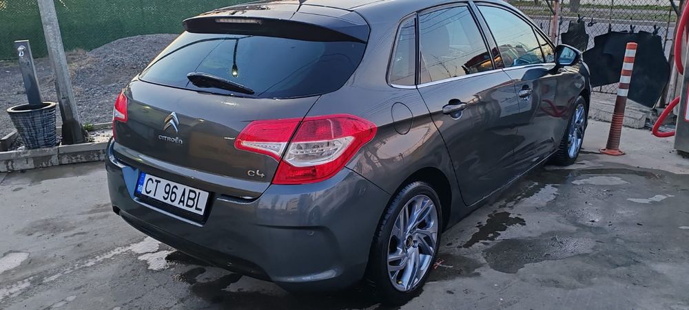 Vând Citroen C4 2011