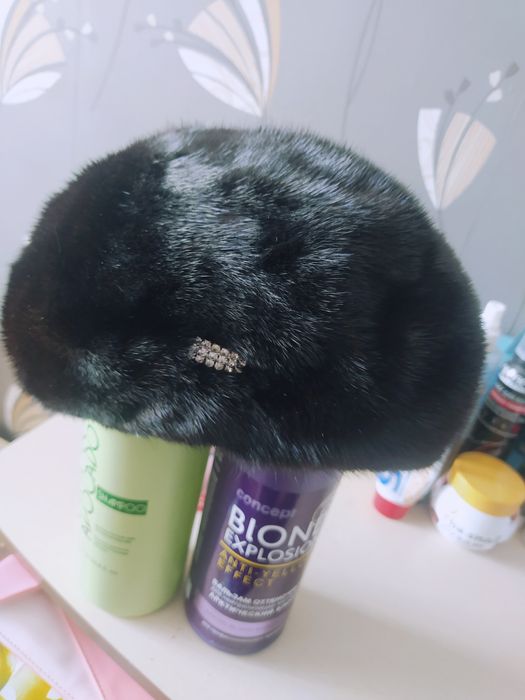 Женская шапка норка