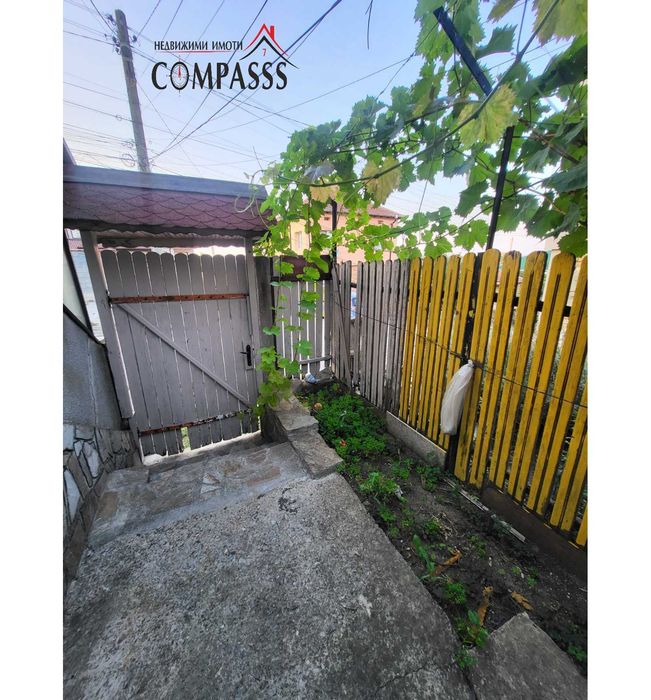 Гр. Добрич, ПИНЕТА-Хуманитарна гимназия, етаж от къща  – 127000лв!