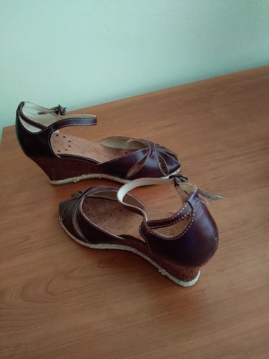 Vand sandale(piele naturala) elegante si comode