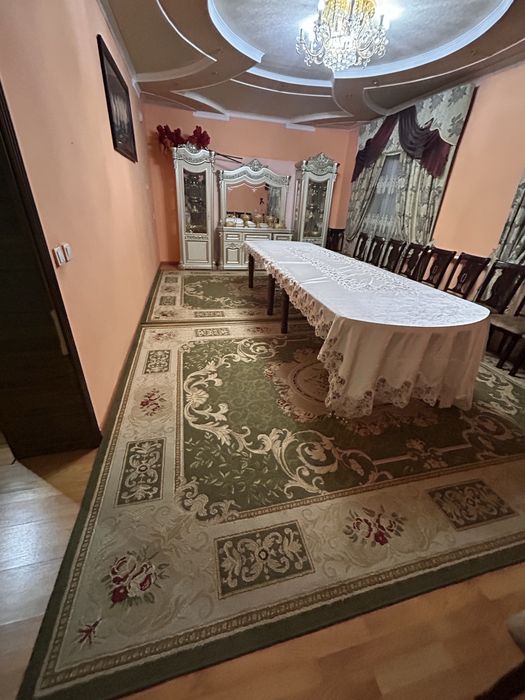 Продается 2 турецких щелковых ковра 400*400