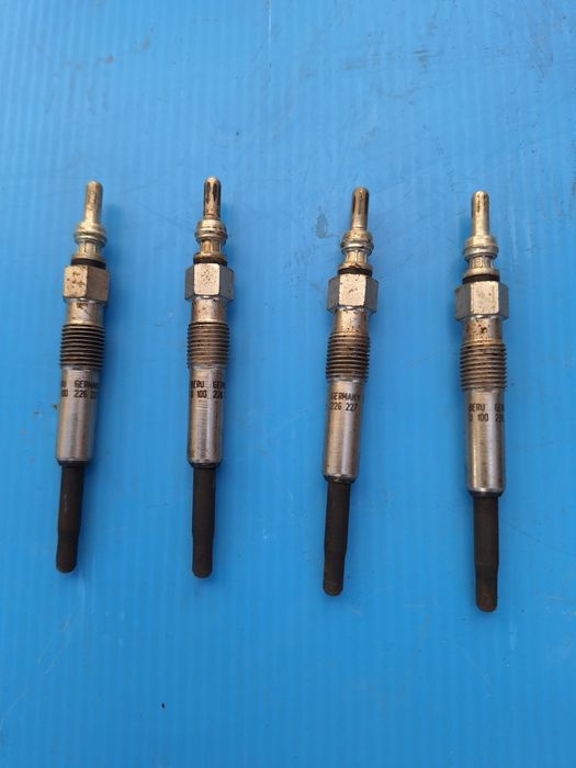 Подгревни свещи за 1.9 TDI помпа дюза нa няма и 10 000 км