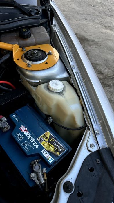 Продам машину приора 2