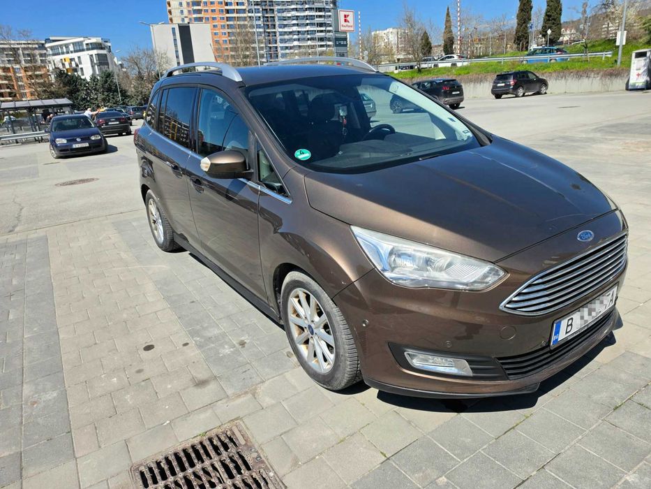 Продавам Ford C-Max 1. 0 EcoBoost Titanium