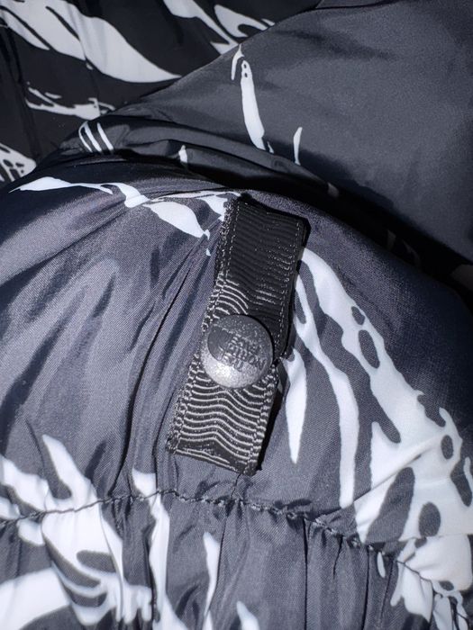 Geacă XXL The North Face negru neagră gri alb zebra noua nepurtata