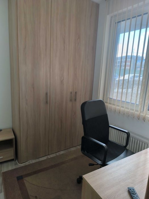 Тристаен обзаведен апартамент под наем!