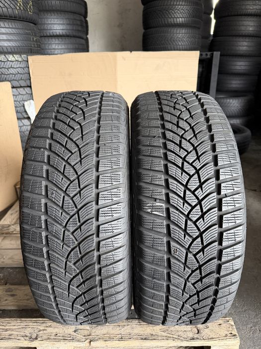 2 anvelope iarna 215/55/17 , GoodYear , 7.3 mm , DOT 4021 !