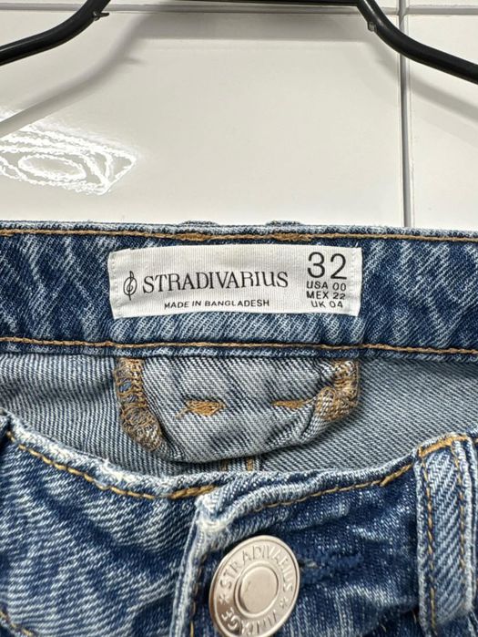 Панталон / дънки  STRADIVARIUS