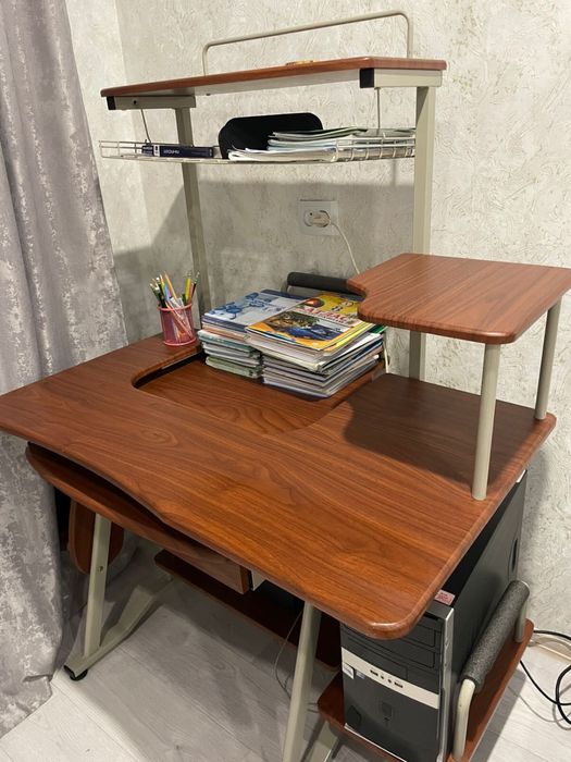 Стол компьютерный