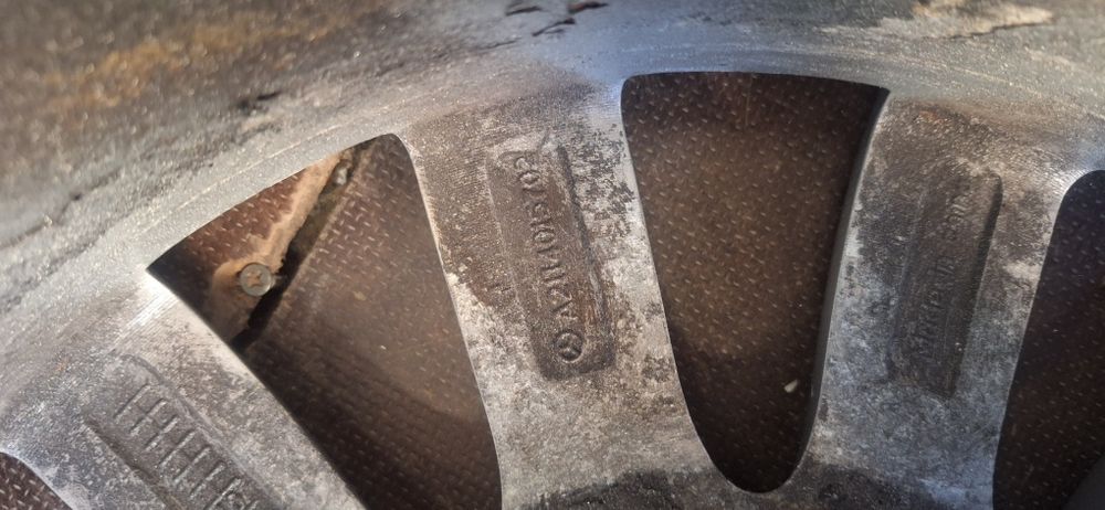 Оригинални джанти с гумите за W211