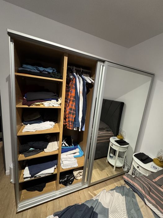 Vand dressing cu oglinzi