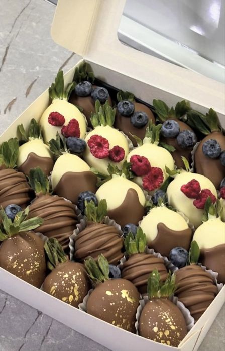 Клубника в шоколаде Астана