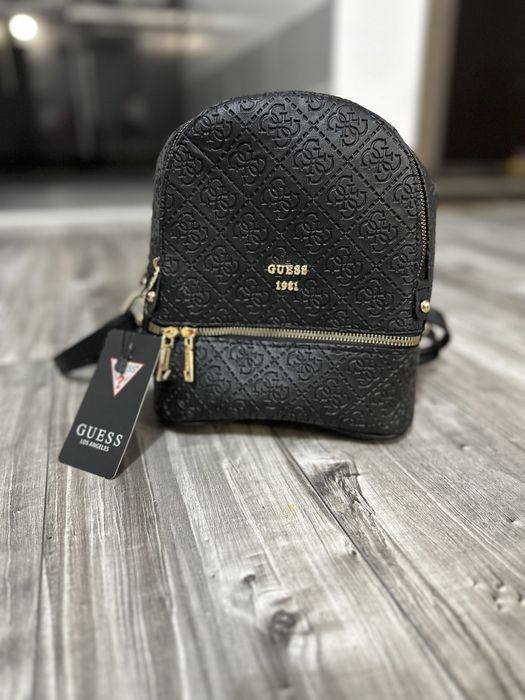 Rucsac si gentuta Guess