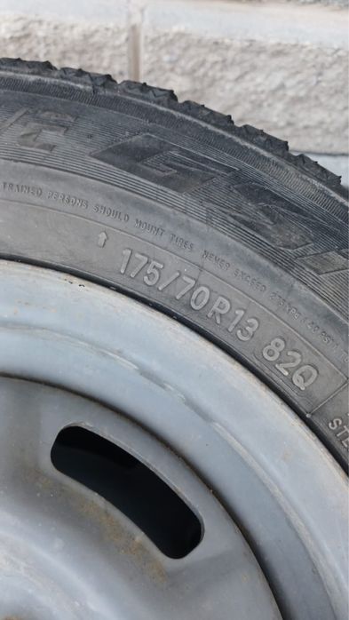 Продам шины всесезон в отличном состоянии