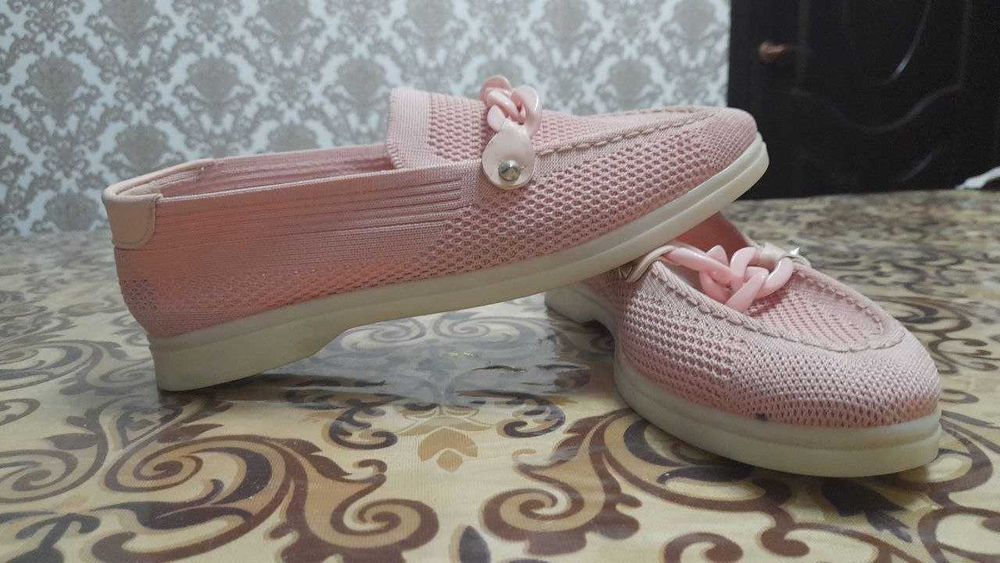 Продам качественные кожаные кроссовки – актуально для весны