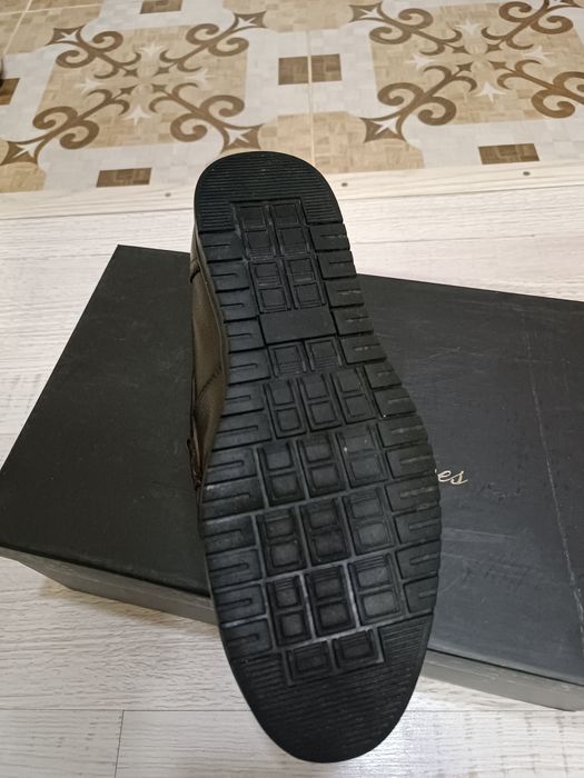Продам мужские туфли 42