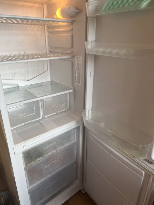 Продается холодильник б/у, в хорошем рабочем состоянии