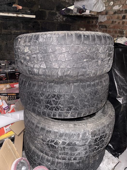 Продам шины размером 18