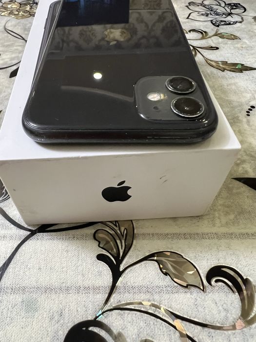 Продам IPhone 11 128gb идеал