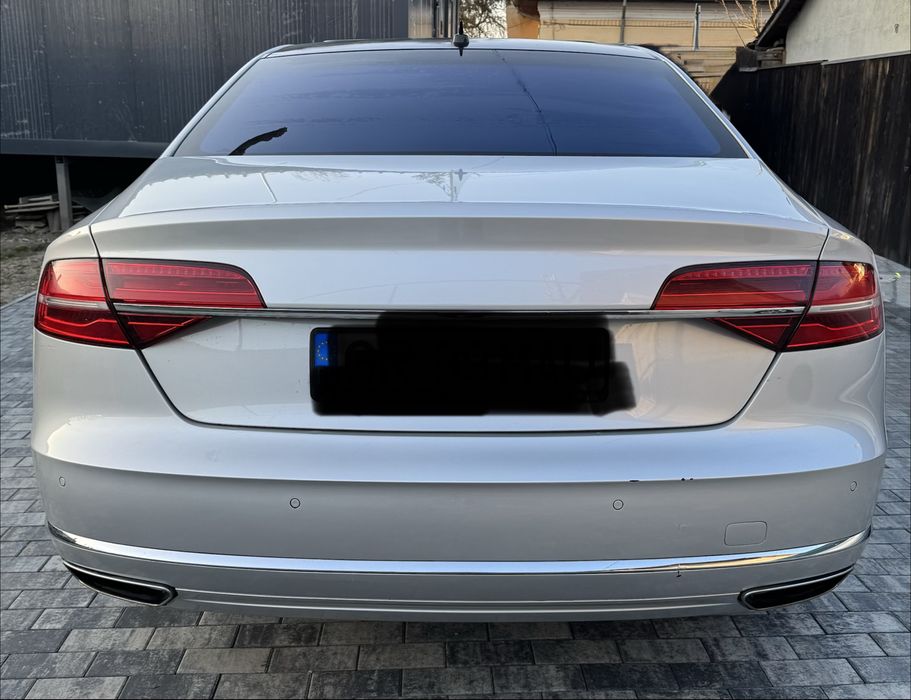 Audi A8 L   President