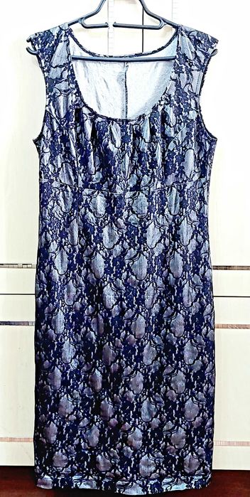 Дамска сива рокля с черна дантела