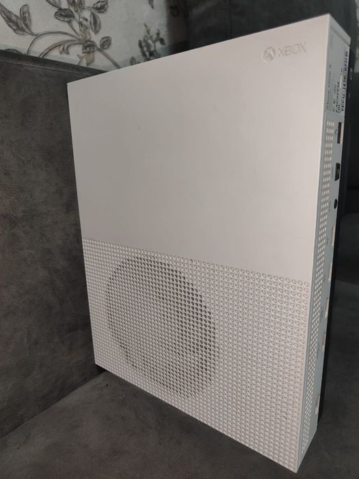 Продам X box 1 s