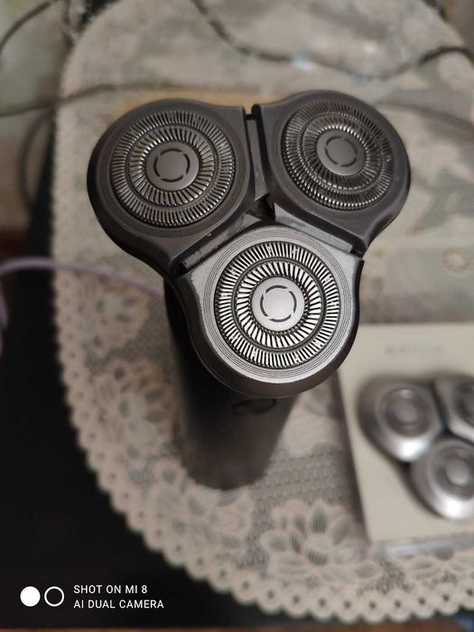 Электробритва                                                     .