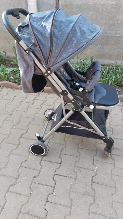 Vând cărucior Chipolino Clarice