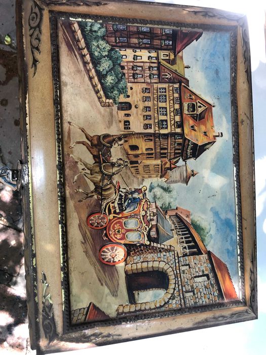 продавам старинна кутия