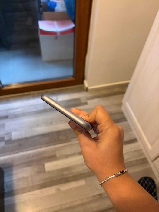 Telefon Iphone 11 de vanzare