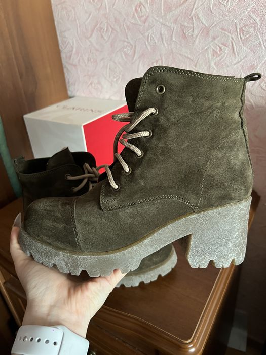 Новые замшевые ботильоны Respect