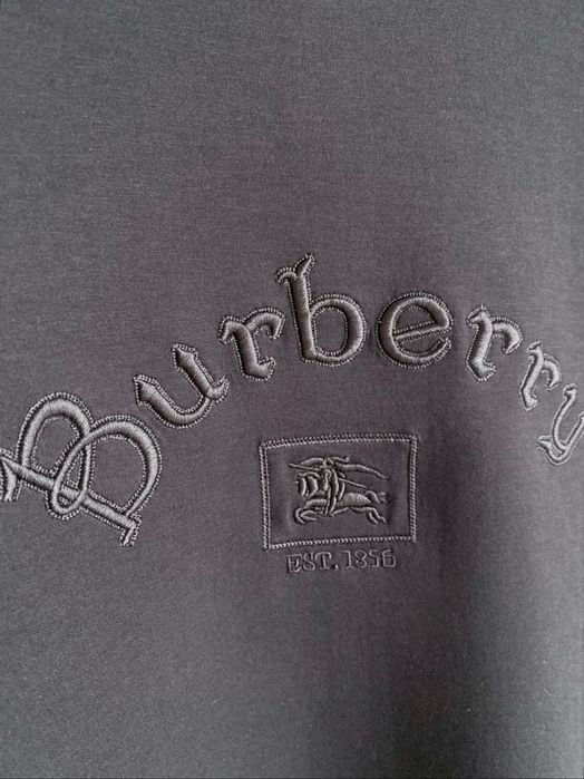 Tricou Burberry , calitate