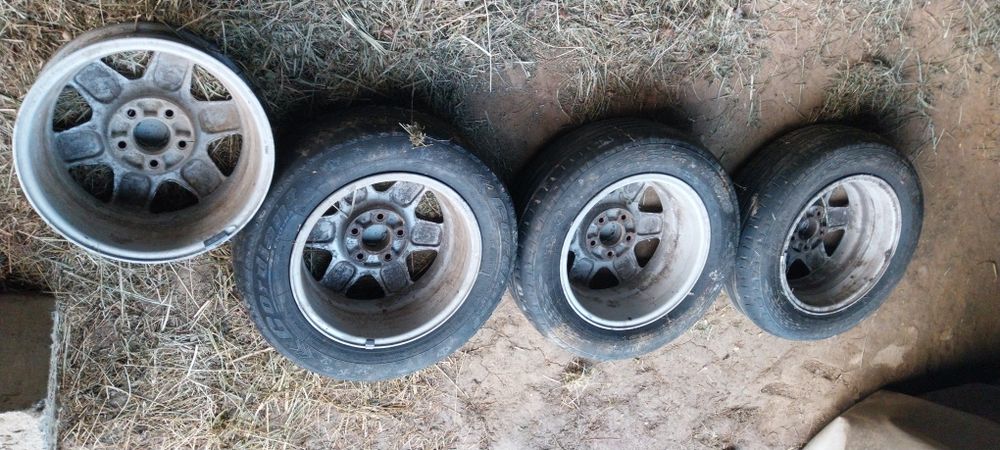 Vând 4 jante opel R15    5 prezoane