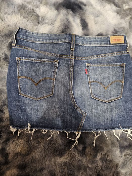 Дънкова пола S,M  на LEVIS