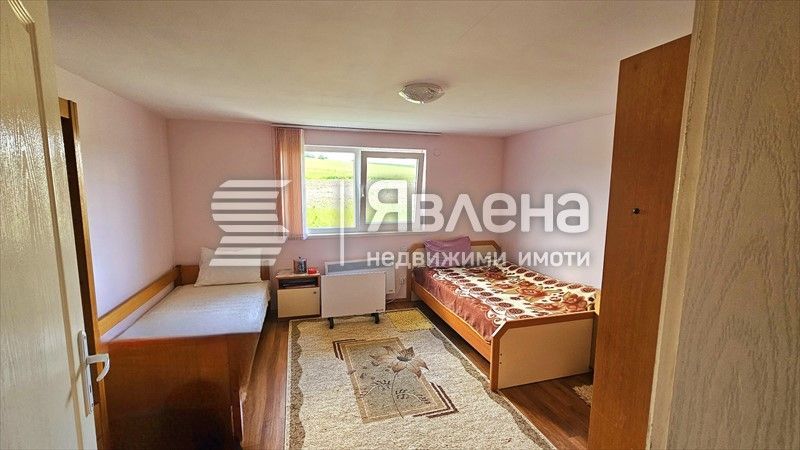 Продава се Промишлена сграда в с. Алдомировци, Област София-област - 7291 кв.м за 39 €/кв.м - Снимка #4
