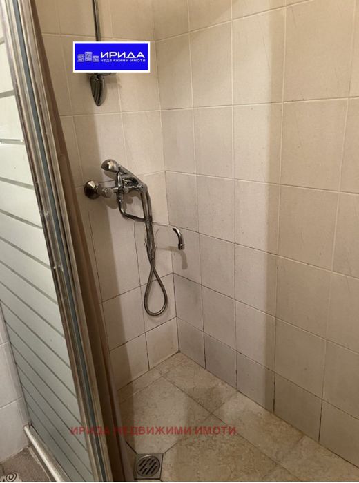 Двустаен апартамент в Надежда 4