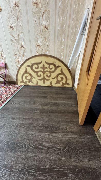 Стол 40000 тг очень в хорошом состоянии