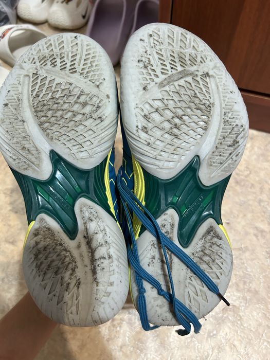 Продам asics в хорошем состоянии