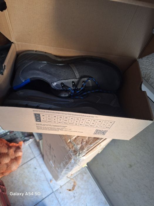 Bocanci cu bombeu de lucru