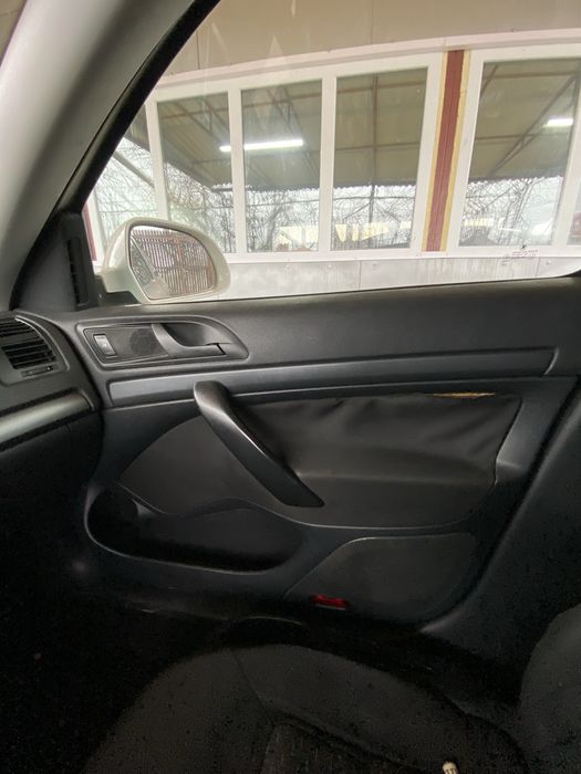 Retapitari-polish faruri-detailing