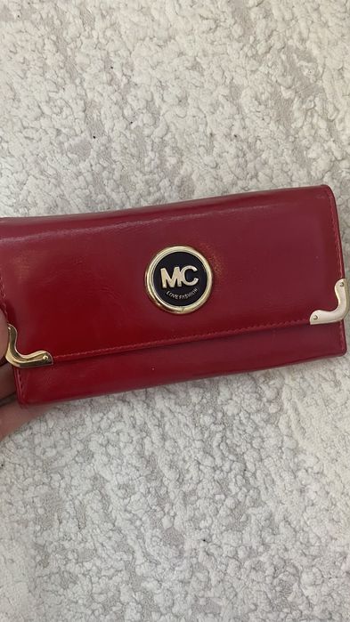 Женские одежды бесплатно отдам