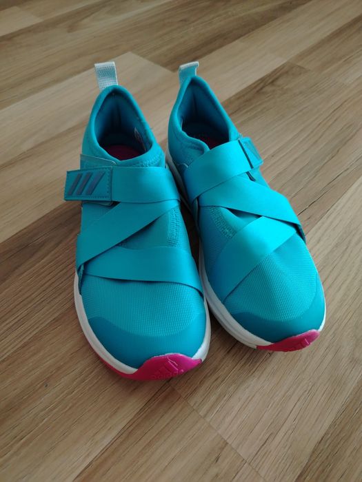 Нови Adidas маратонки, 35 номер
