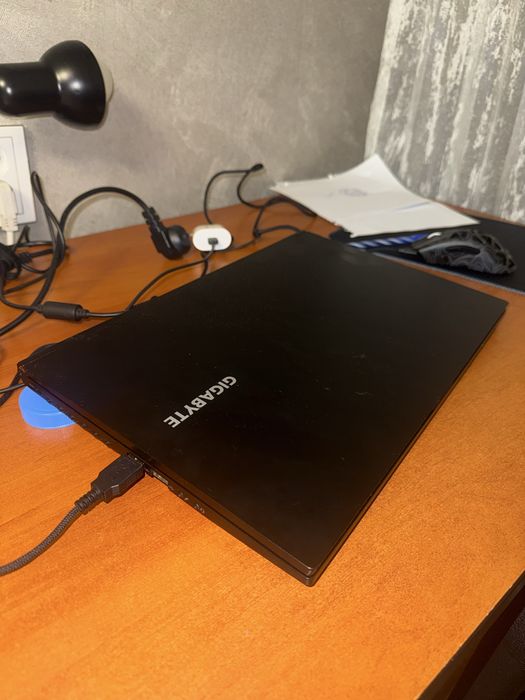 Срочно продам Игровой Ноутбук Gigabyte