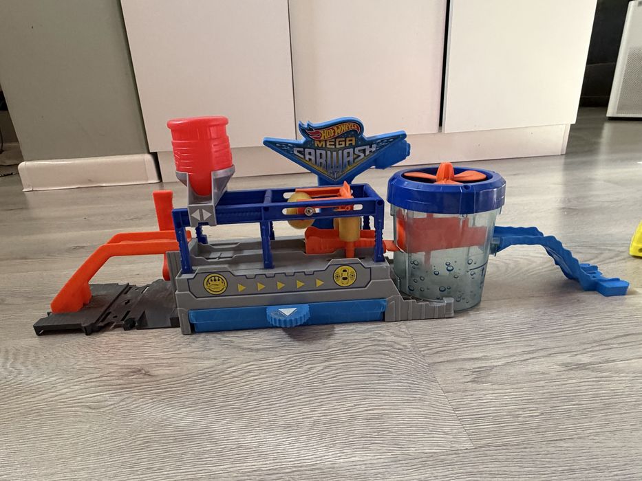 Мега автомойка Хотвилс Hot Wheels