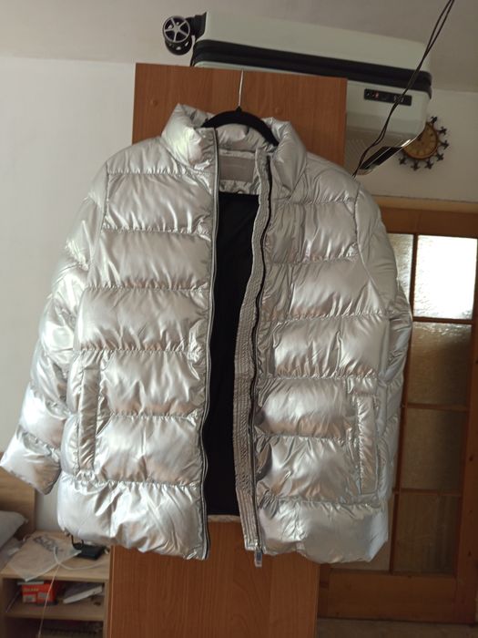 Две зимни якета еднакво 40 и 42 размер