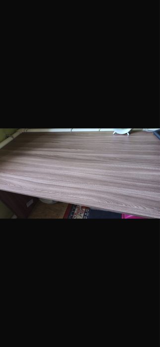 Продаю стол , сервант тумбу