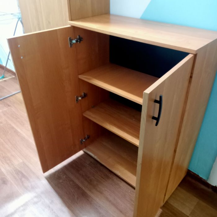 Продам тумбочку 6000