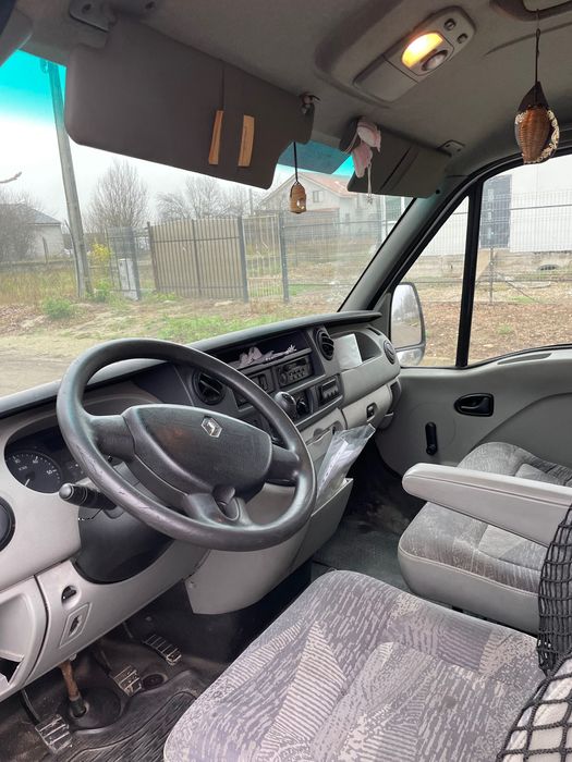 Vând Renault Master