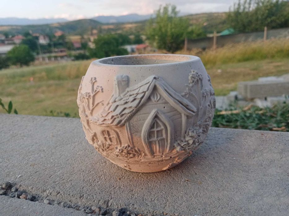 Саксии/ кашпи за кактуси/ сукуленти